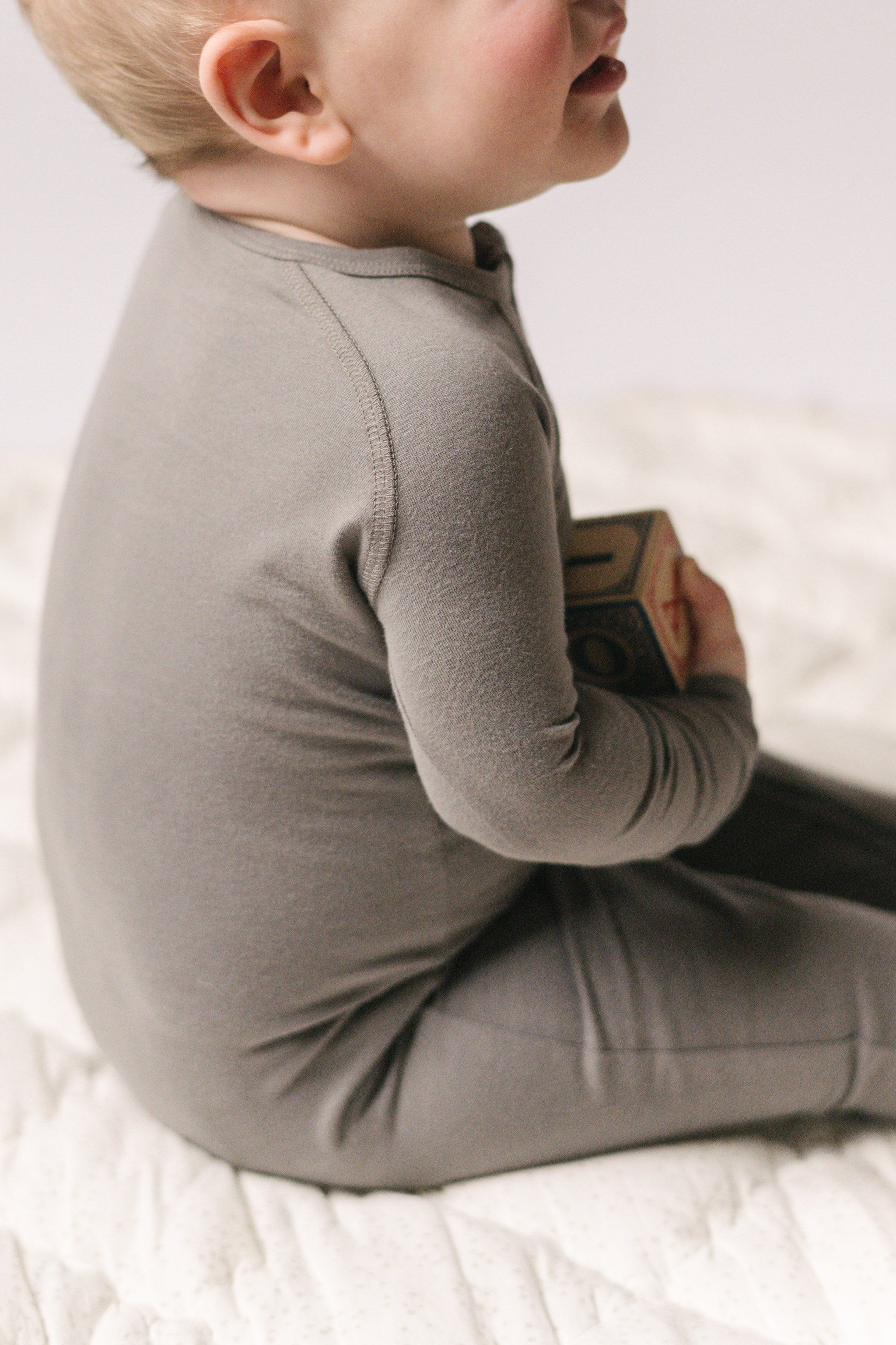 pehr-essentialsbabysleeper-Charcoal-4