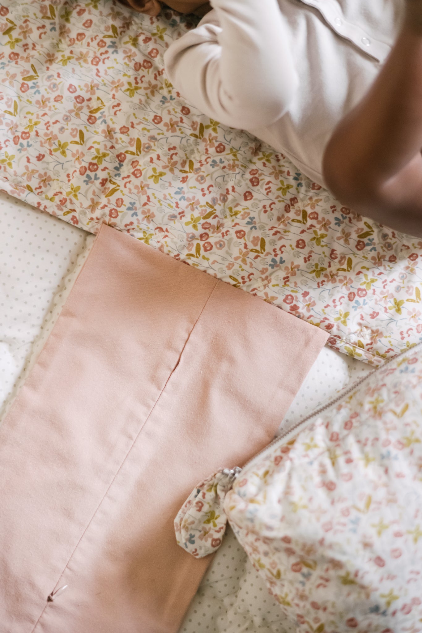 On The Go Portable Changing Pad - Floret
