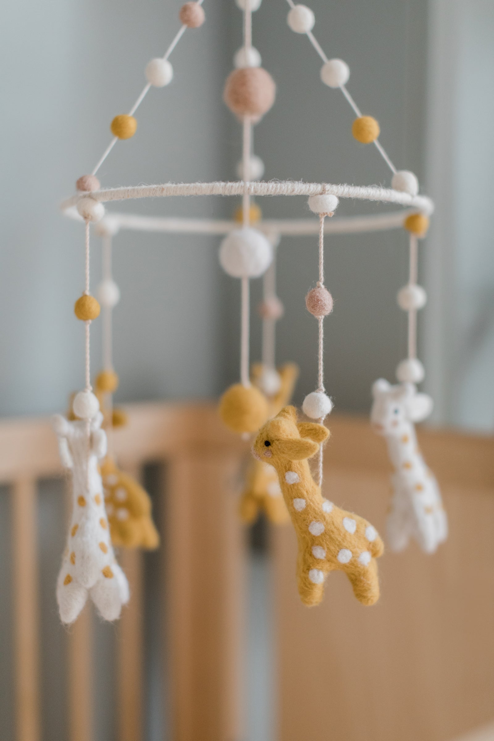 Classic Mobile - Gentle Giraffe